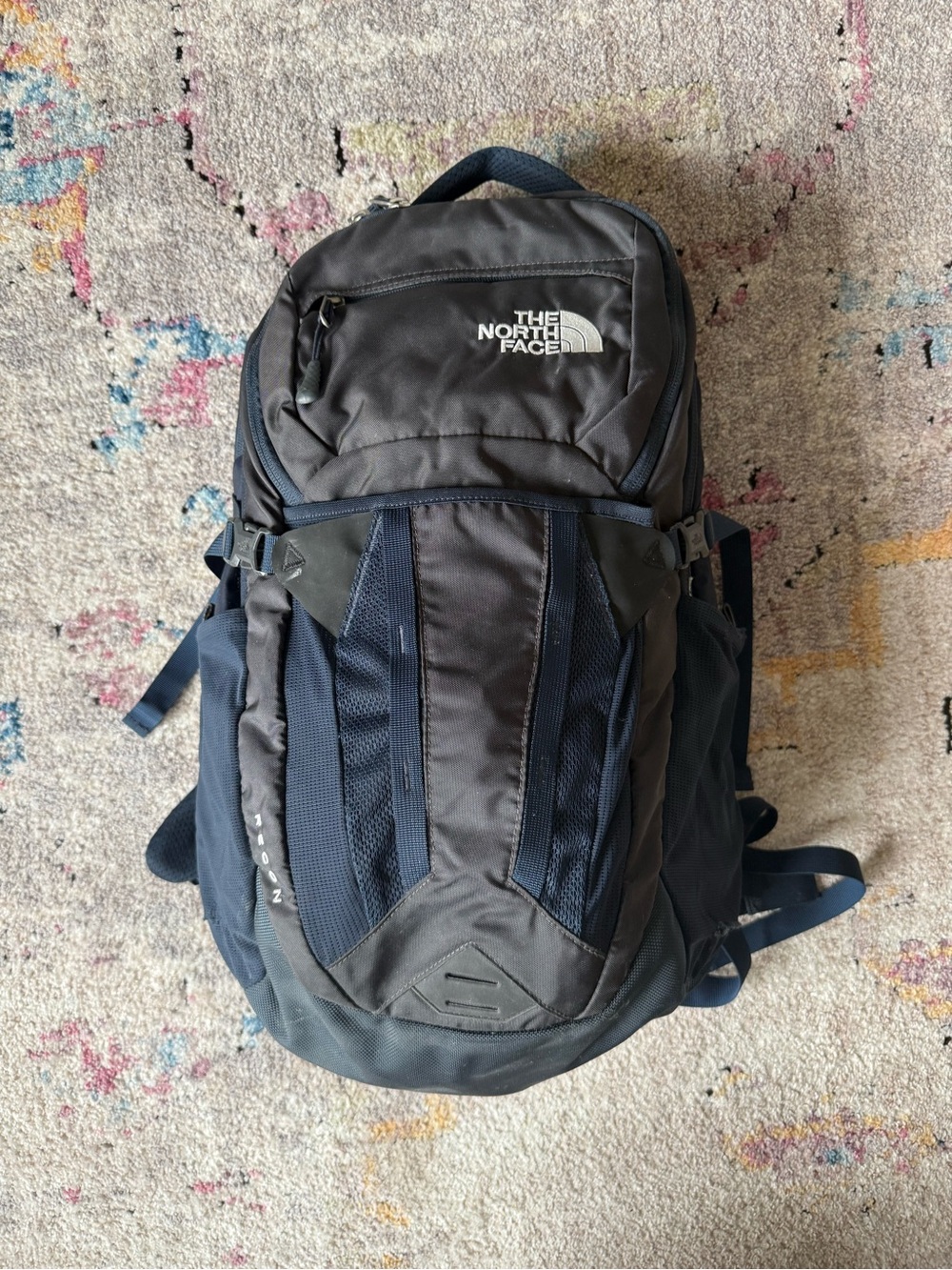 The North Face Recon Navy/Black Everyday Backpack